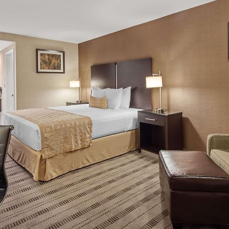 Best Western Pasadena Royale Inn & Suites Екстер'єр фото
