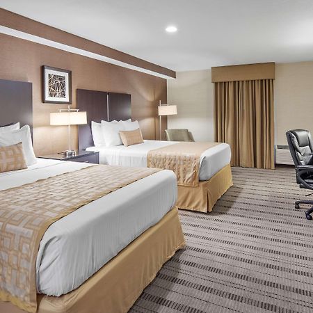 Best Western Pasadena Royale Inn & Suites Екстер'єр фото