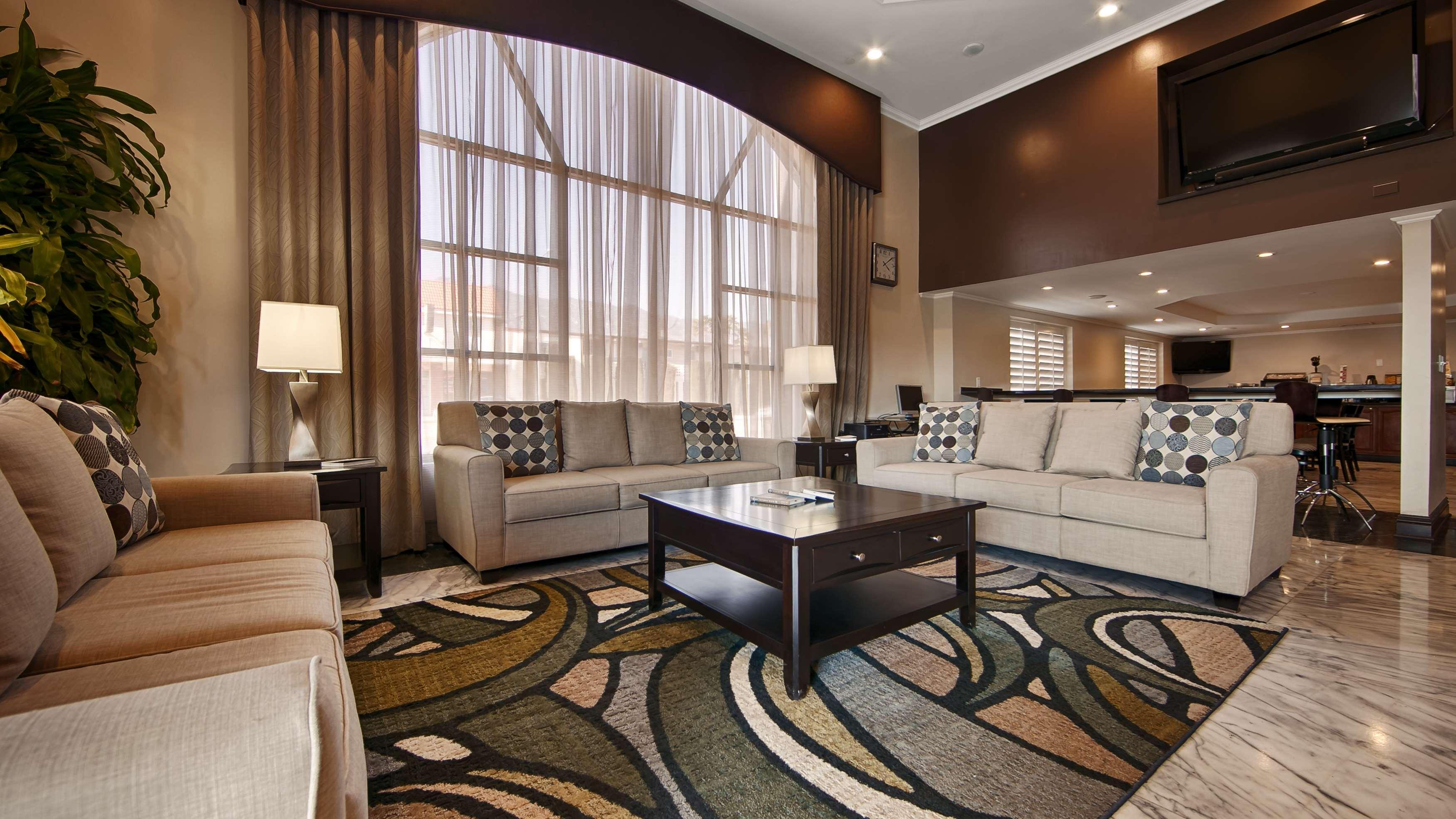 Best Western Pasadena Royale Inn & Suites Екстер'єр фото