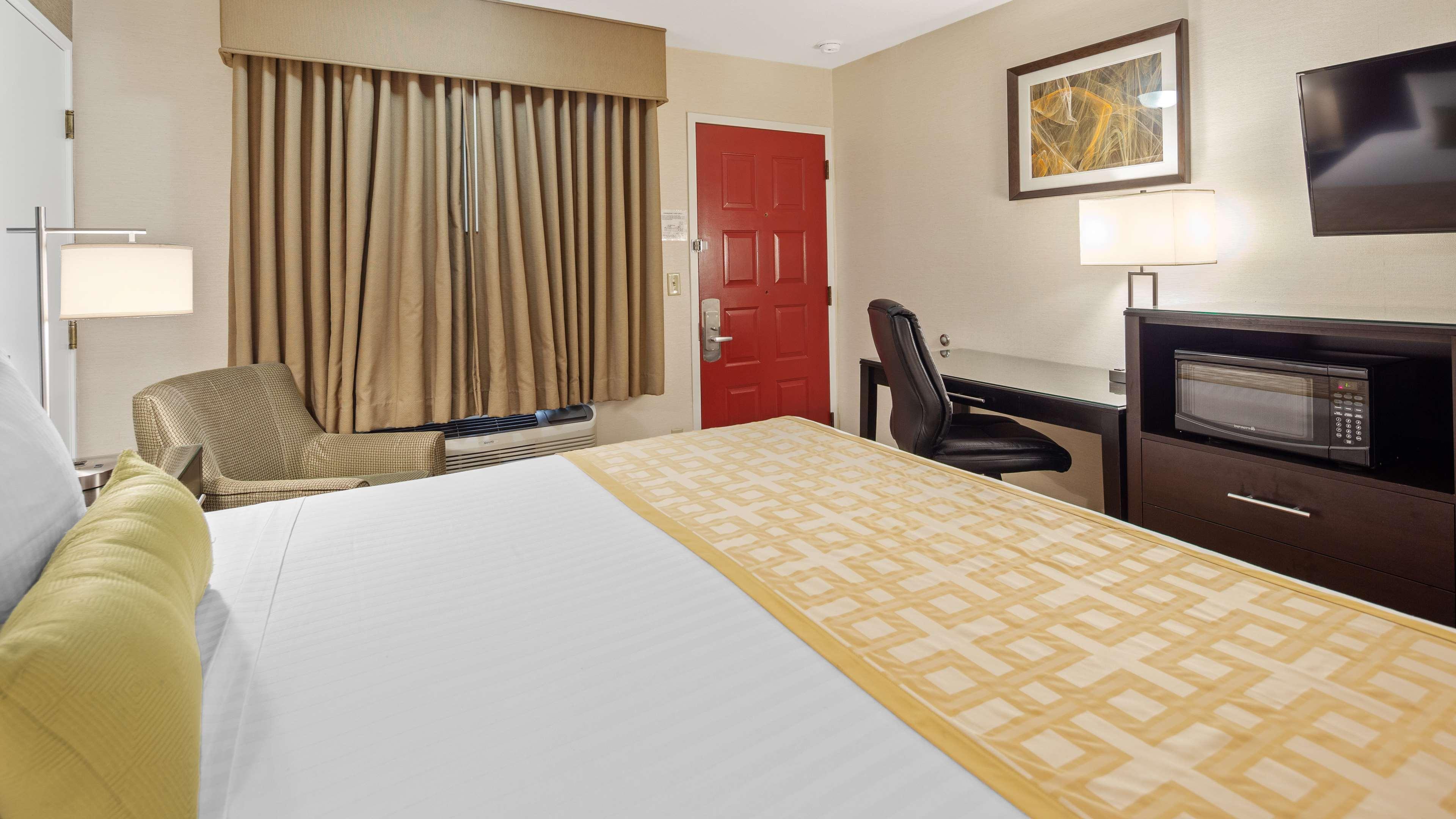 Best Western Pasadena Royale Inn & Suites Екстер'єр фото