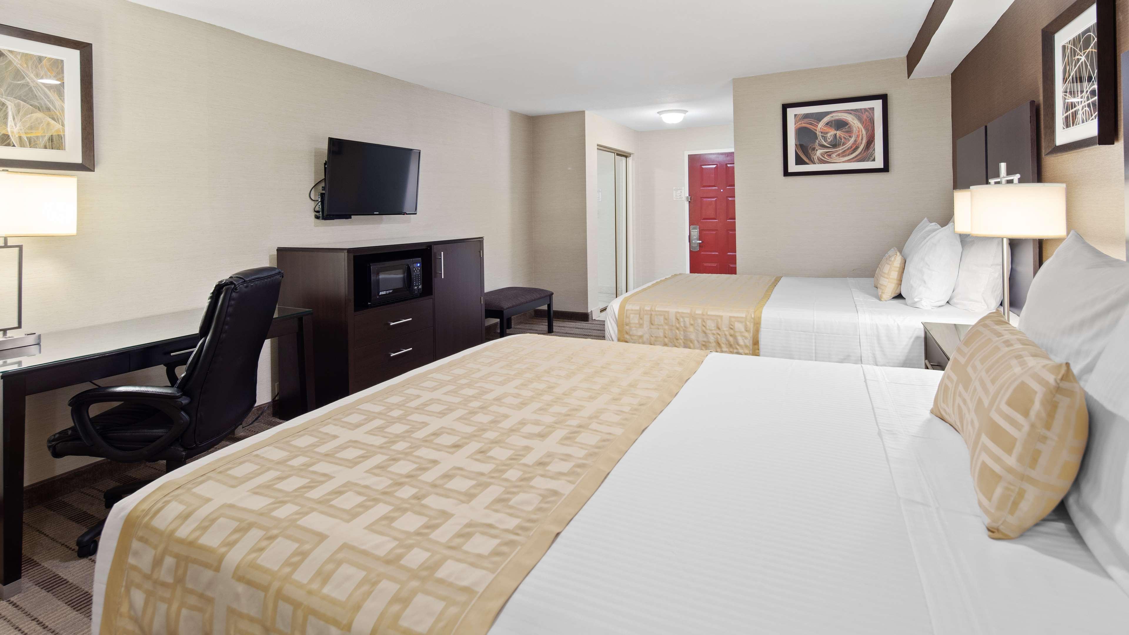 Best Western Pasadena Royale Inn & Suites Екстер'єр фото