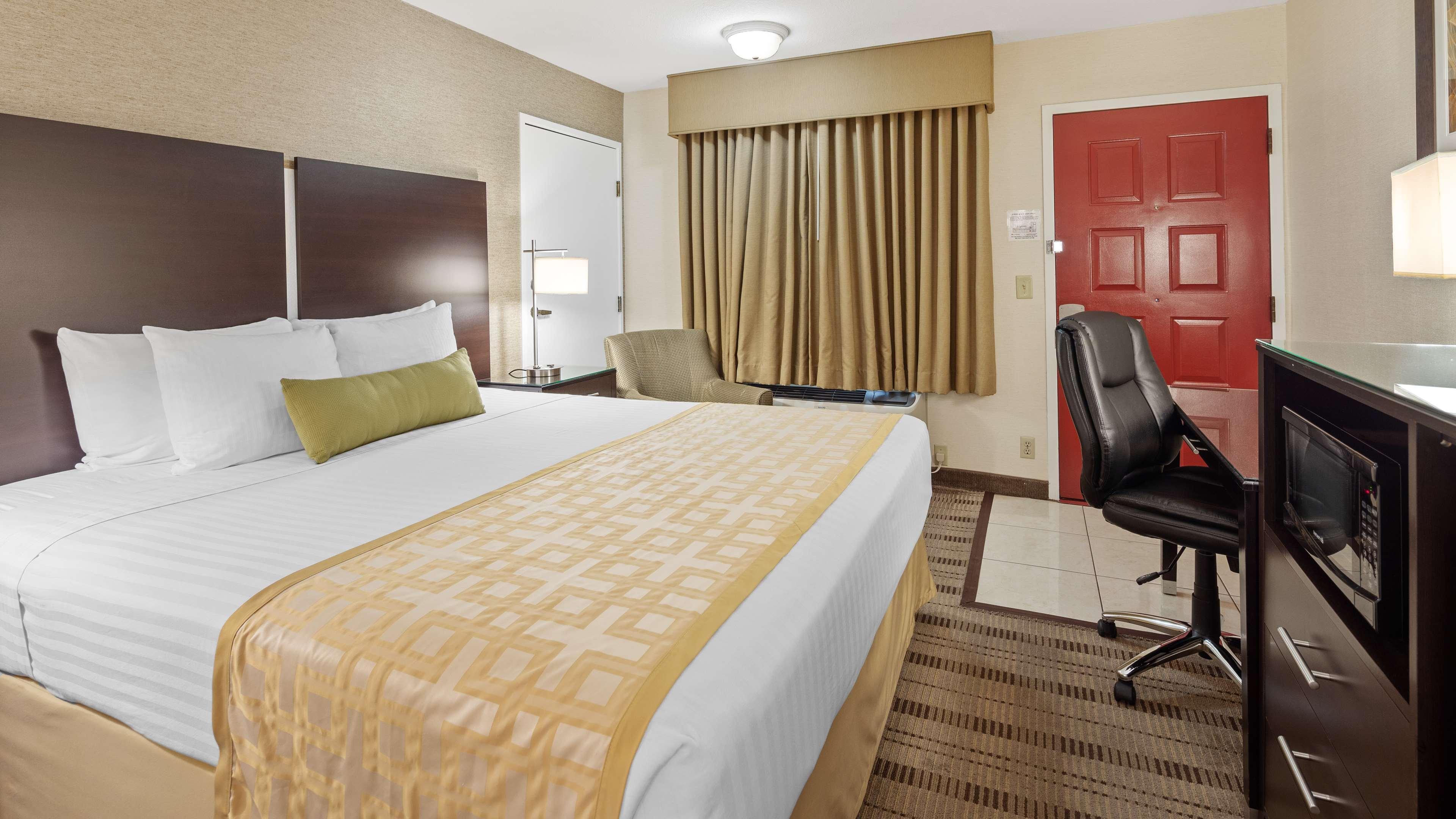 Best Western Pasadena Royale Inn & Suites Екстер'єр фото
