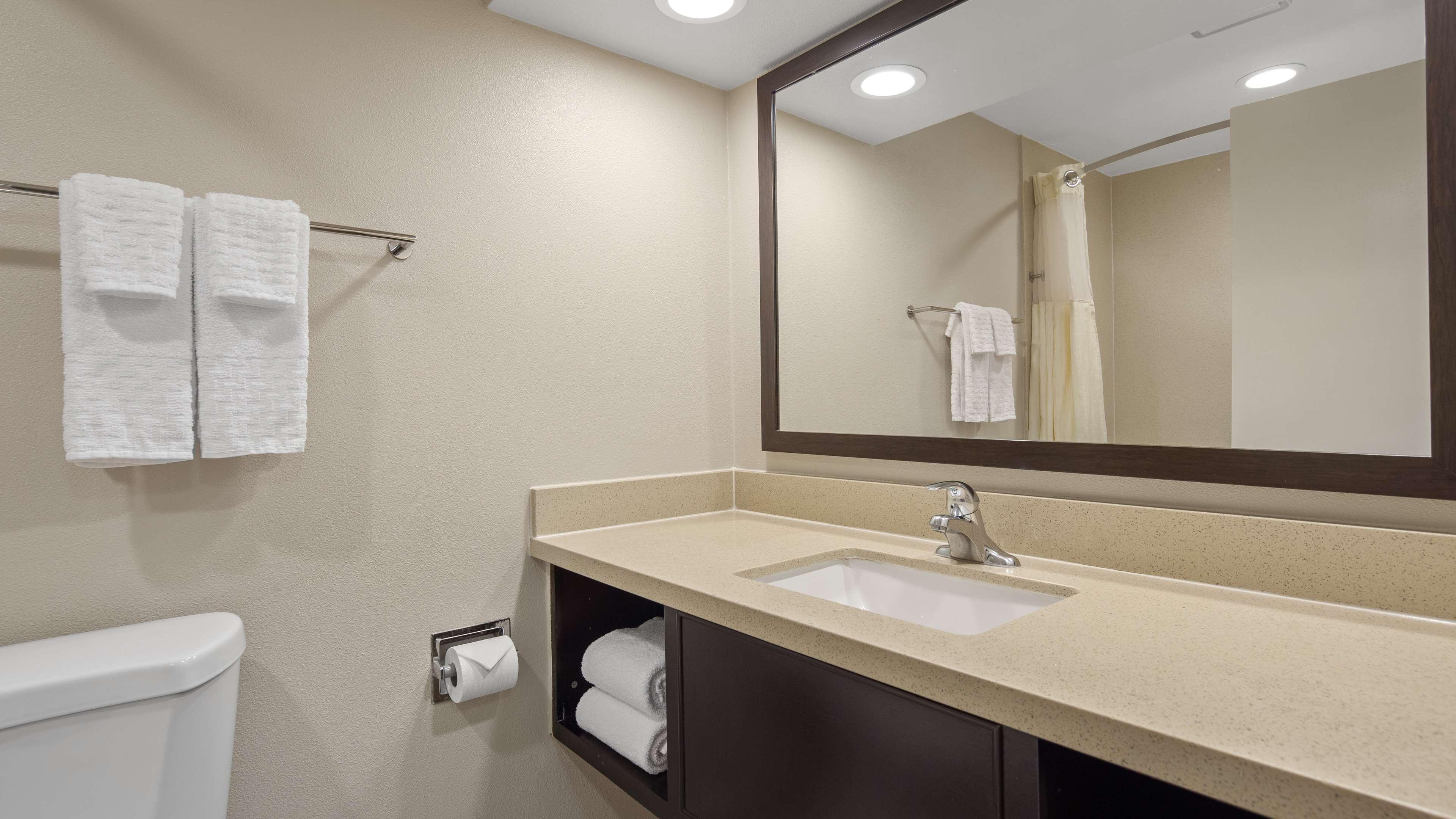 Best Western Pasadena Royale Inn & Suites Екстер'єр фото