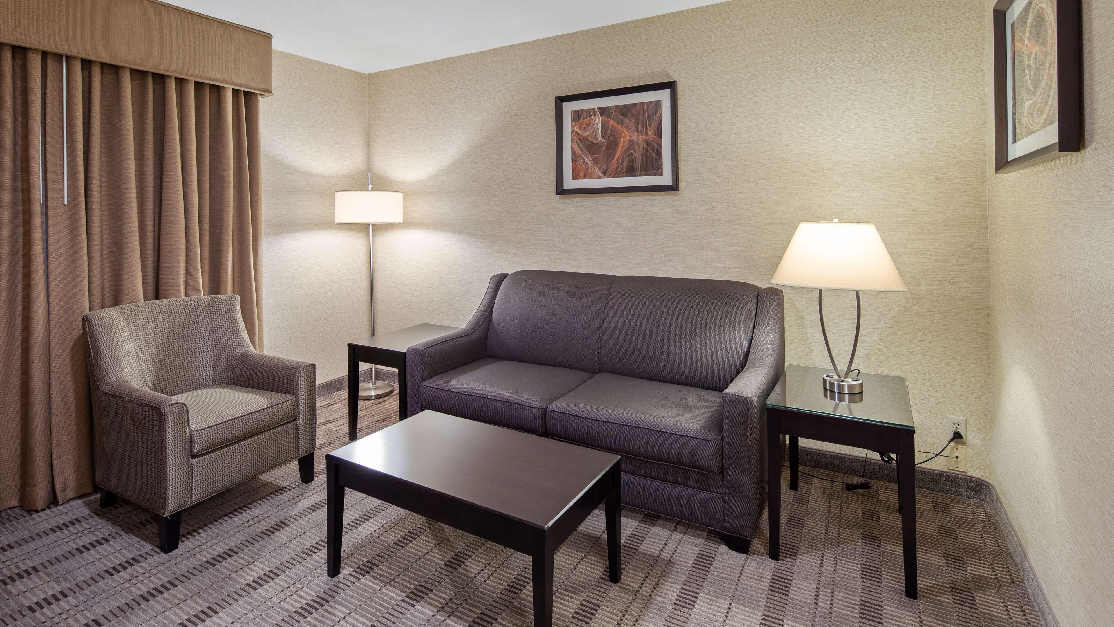 Best Western Pasadena Royale Inn & Suites Екстер'єр фото
