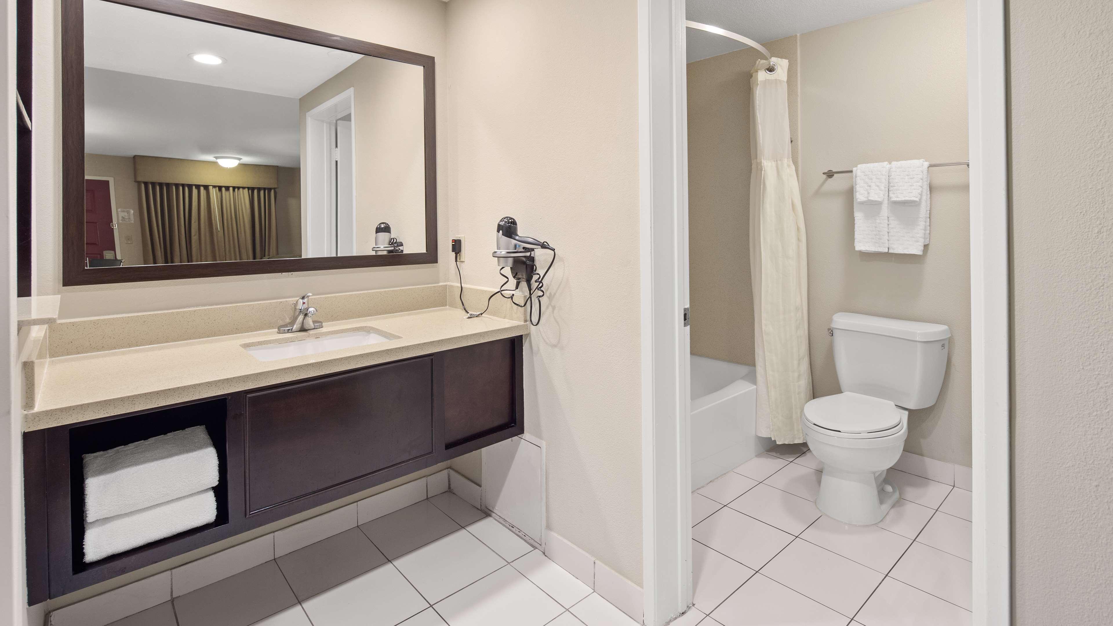 Best Western Pasadena Royale Inn & Suites Екстер'єр фото