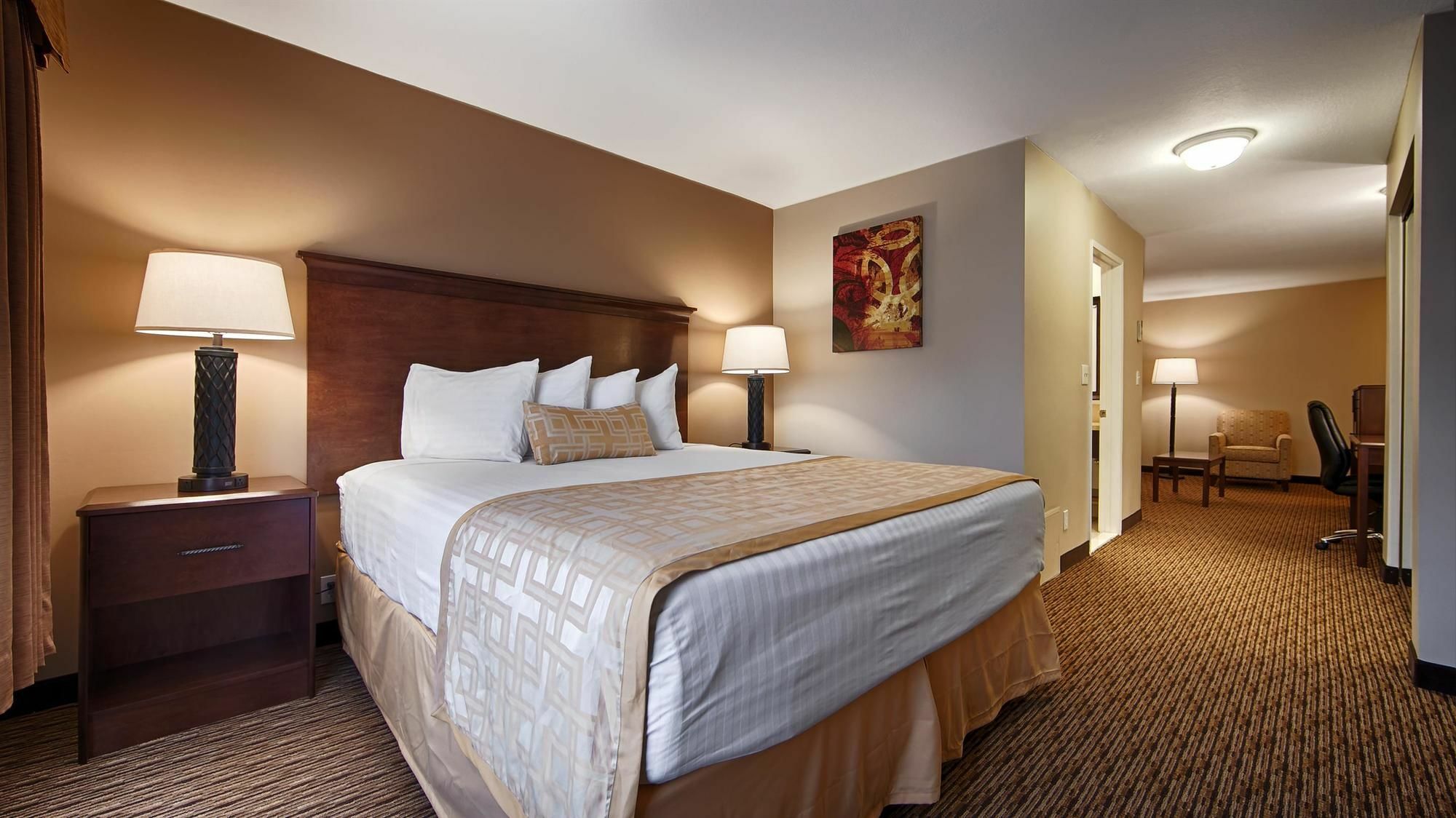 Best Western Pasadena Royale Inn & Suites Екстер'єр фото