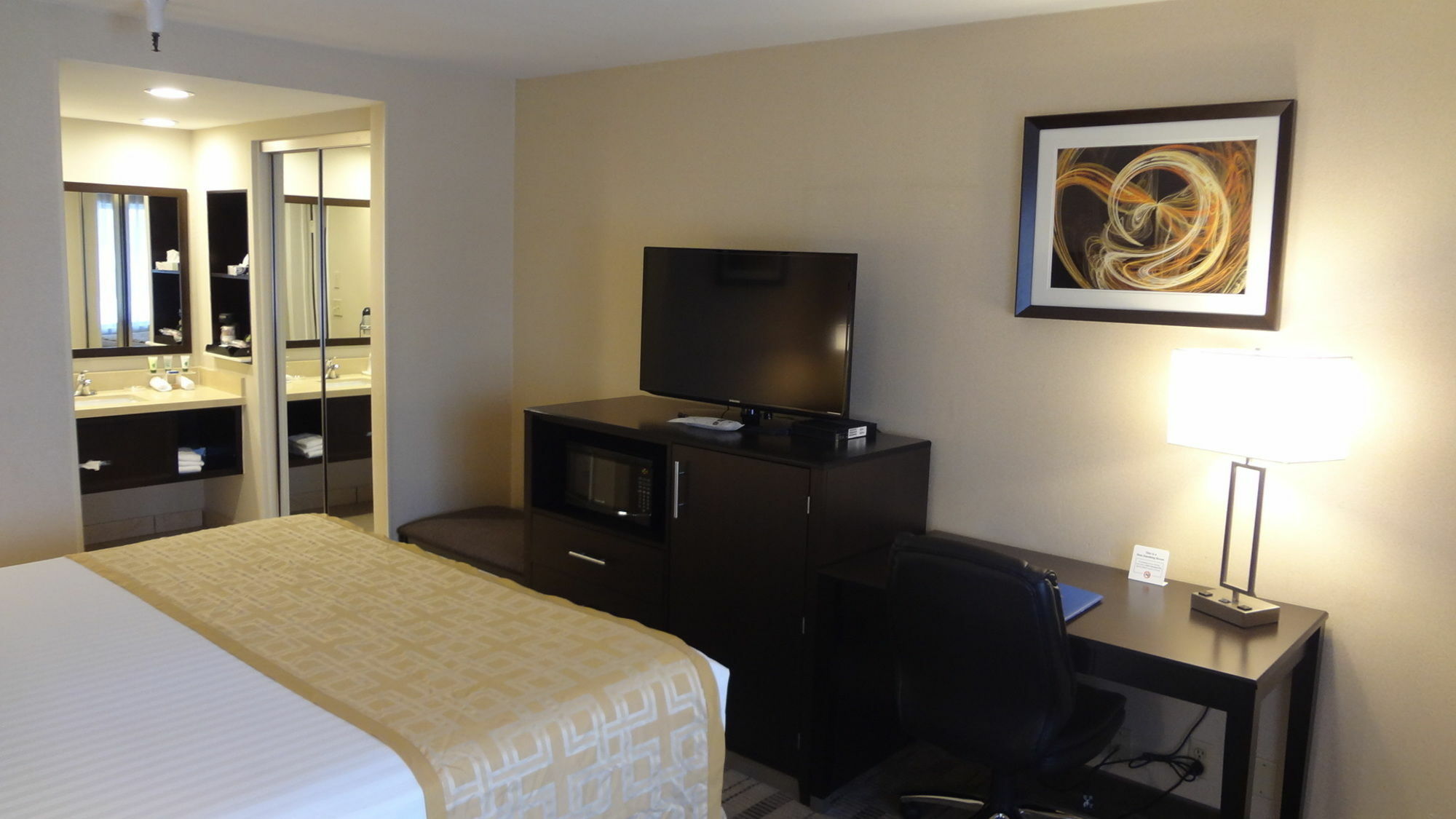Best Western Pasadena Royale Inn & Suites Екстер'єр фото