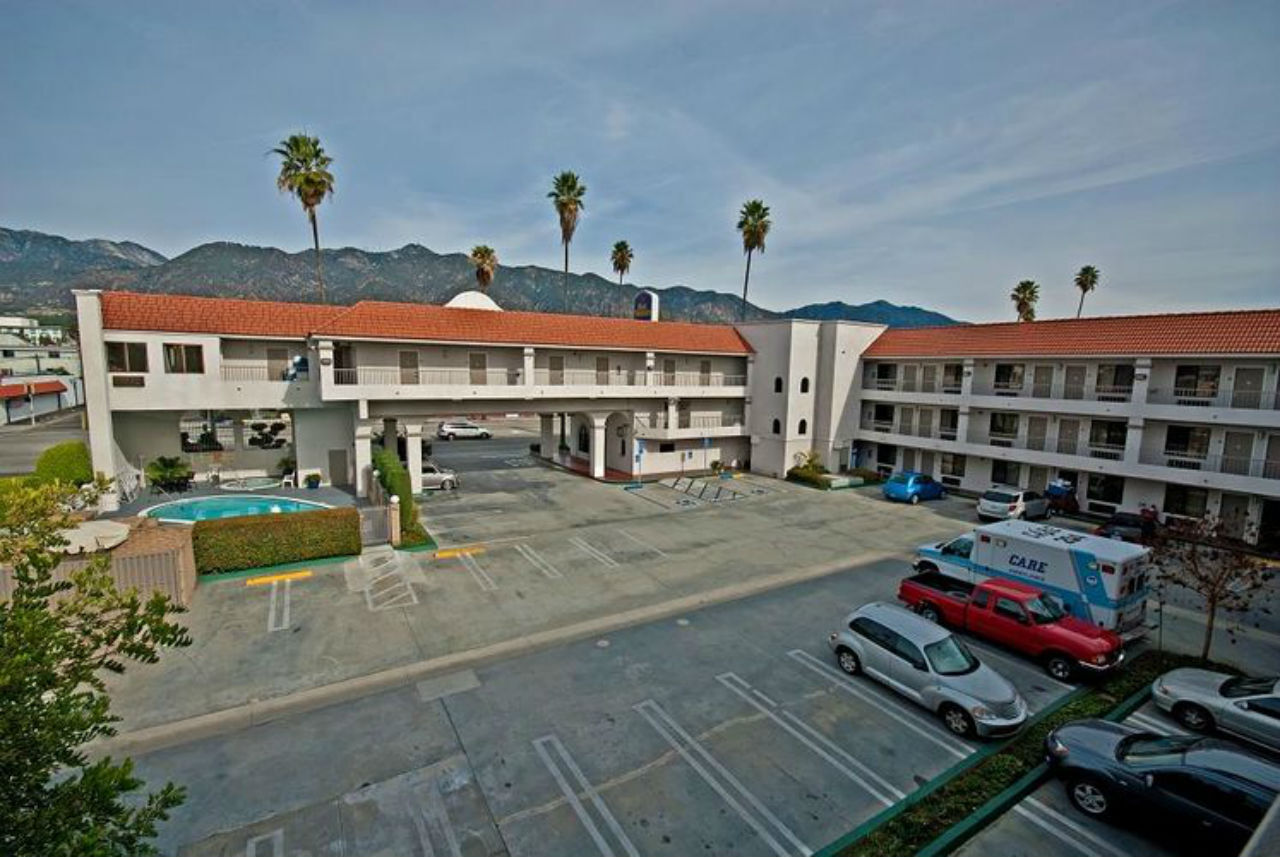 Best Western Pasadena Royale Inn & Suites Екстер'єр фото